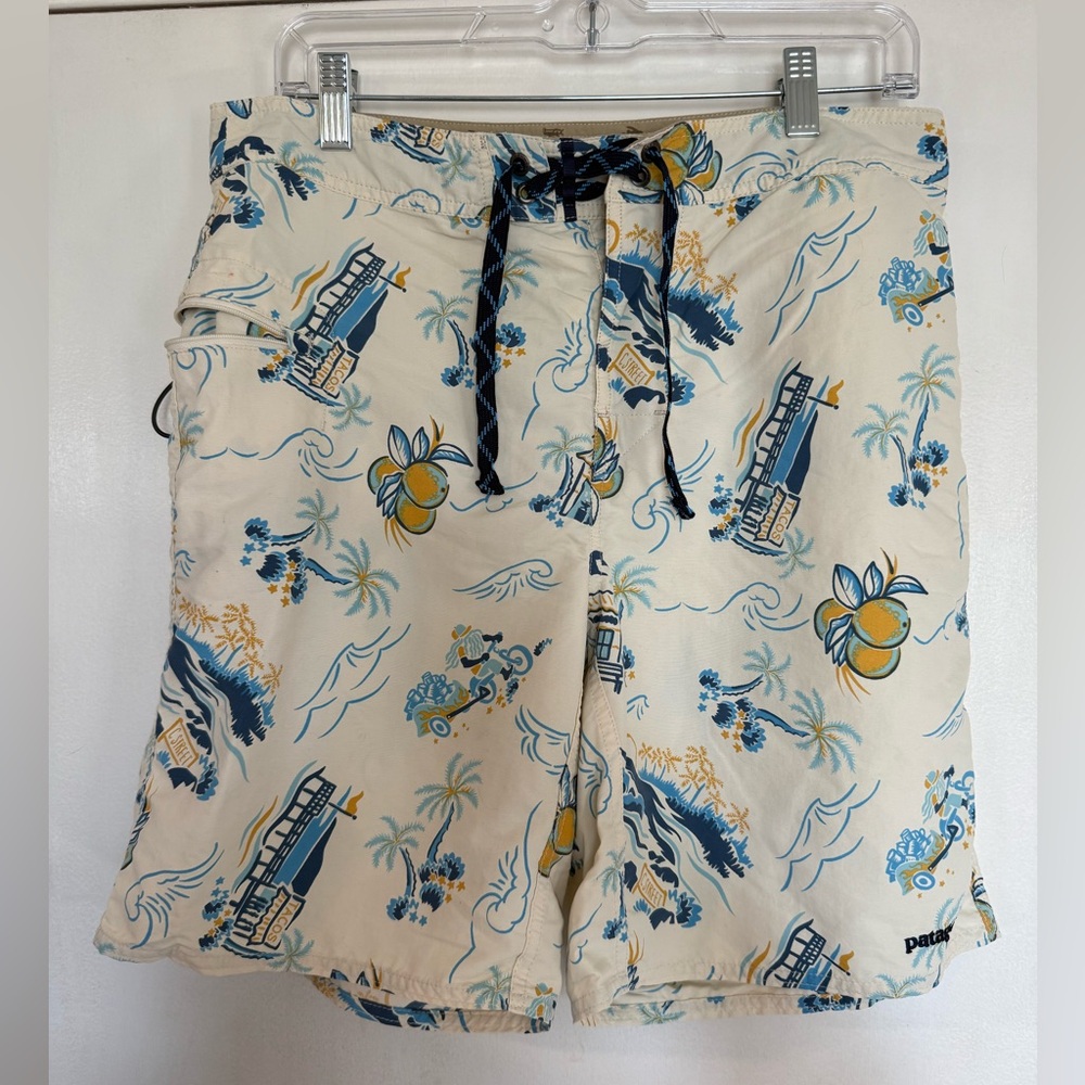 Board Shorts - Men's 32 - 8in in-seam - Tropical print